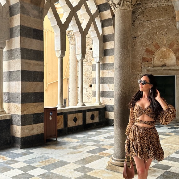 Leopard Print Off-Shoulder Mini Dress - Picture 2 of 4